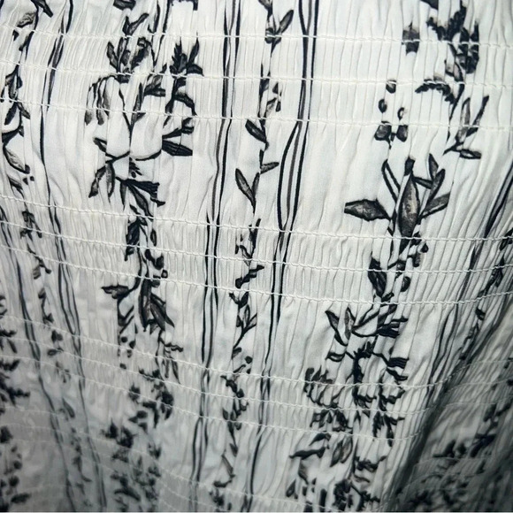H&M White Branch Floral Smocked Short Sleeved Off/On Shoulder Dress Sz M - Picture 3 of 4